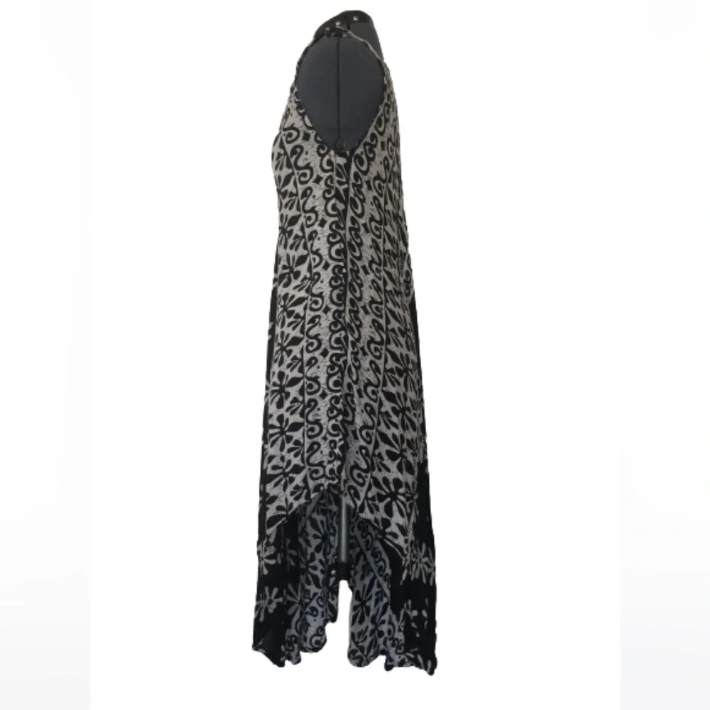 Vintage Black and White Beach Coverup Funky Pattern Maxi Dress Asymmetrical Hem - Picture 2 of 11